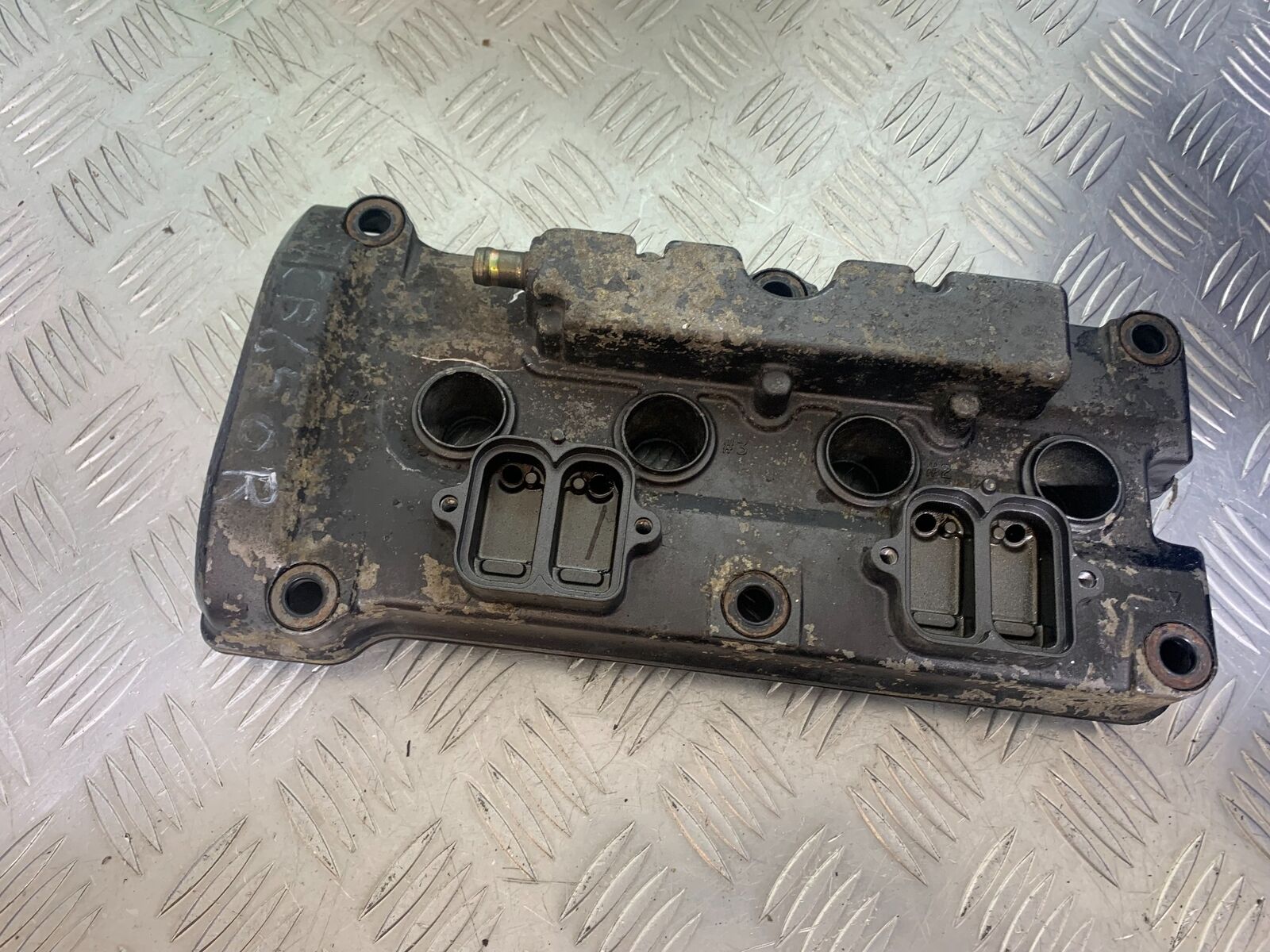 HONDA CBF600 CBF 600 ROCKER COVER  YEAR 2004 -07  (STOCK 965)