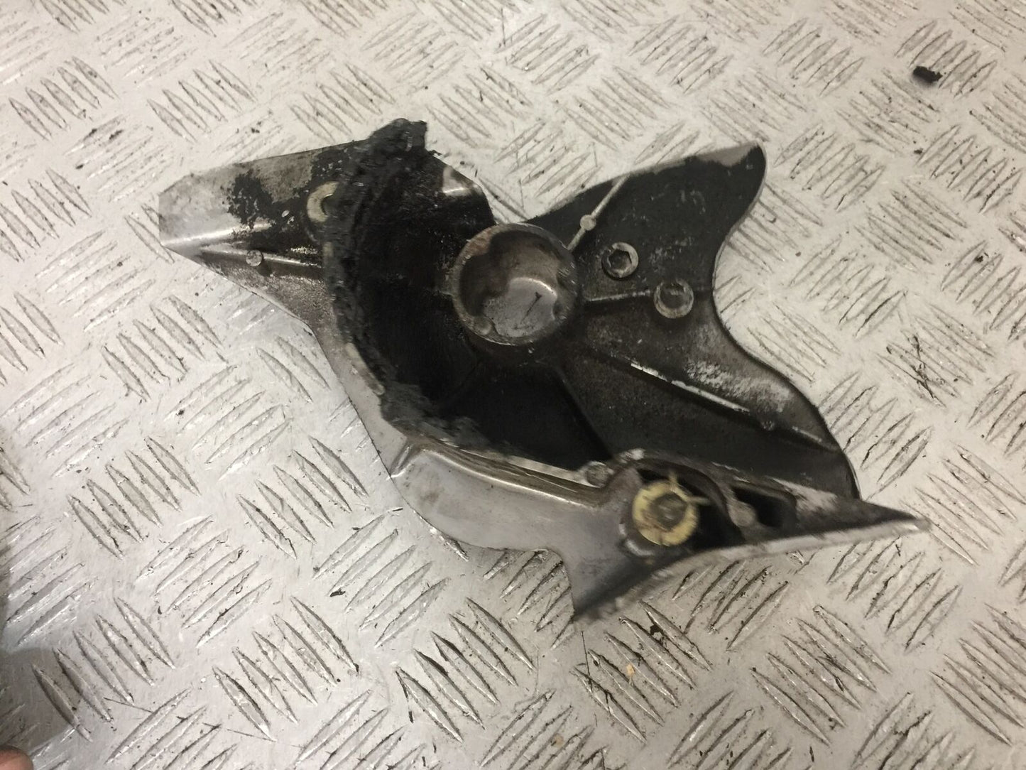 HONDA VT600 VT 600 SHADOW SPROCKET COVER  YEAR 1996 (STOCK 747)
