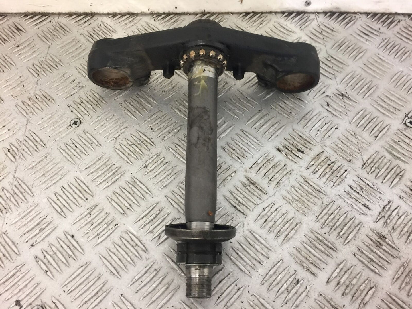 YAMAHA XJ6 XJ6-S DIVERSION BOTTOM YOKE  YEAR 2009-2016 (STOCK 424)