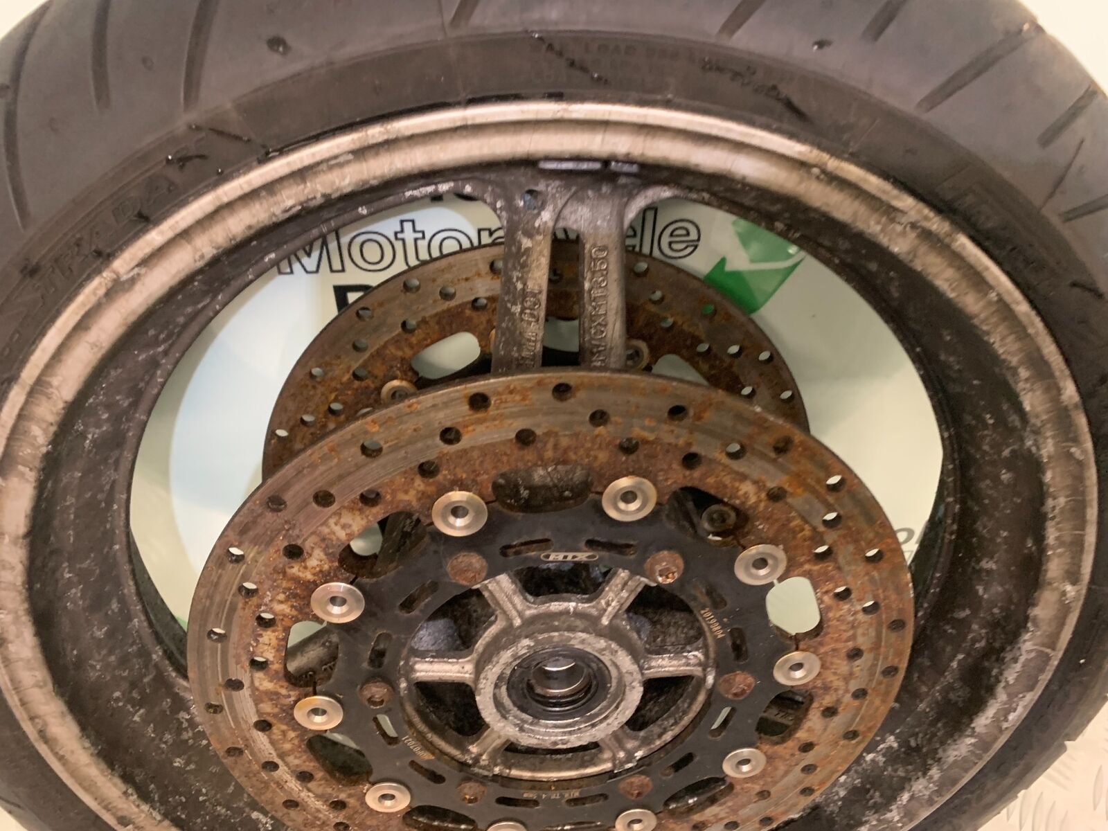 YAMAHA FJR1300 FJR 1300 FRONT WHEEL AND DISCS   YEAR 2001-05 (STOCK 946)