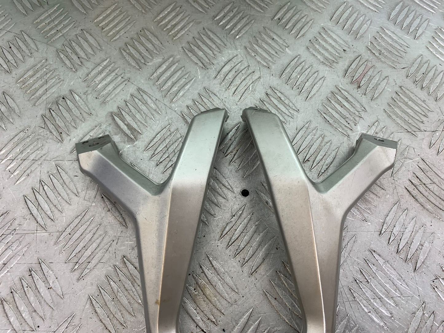 DUCATI 1299 PANIGALE REAR HANGERS AND PEGS   YEAR 2016 (CMB 1187)
