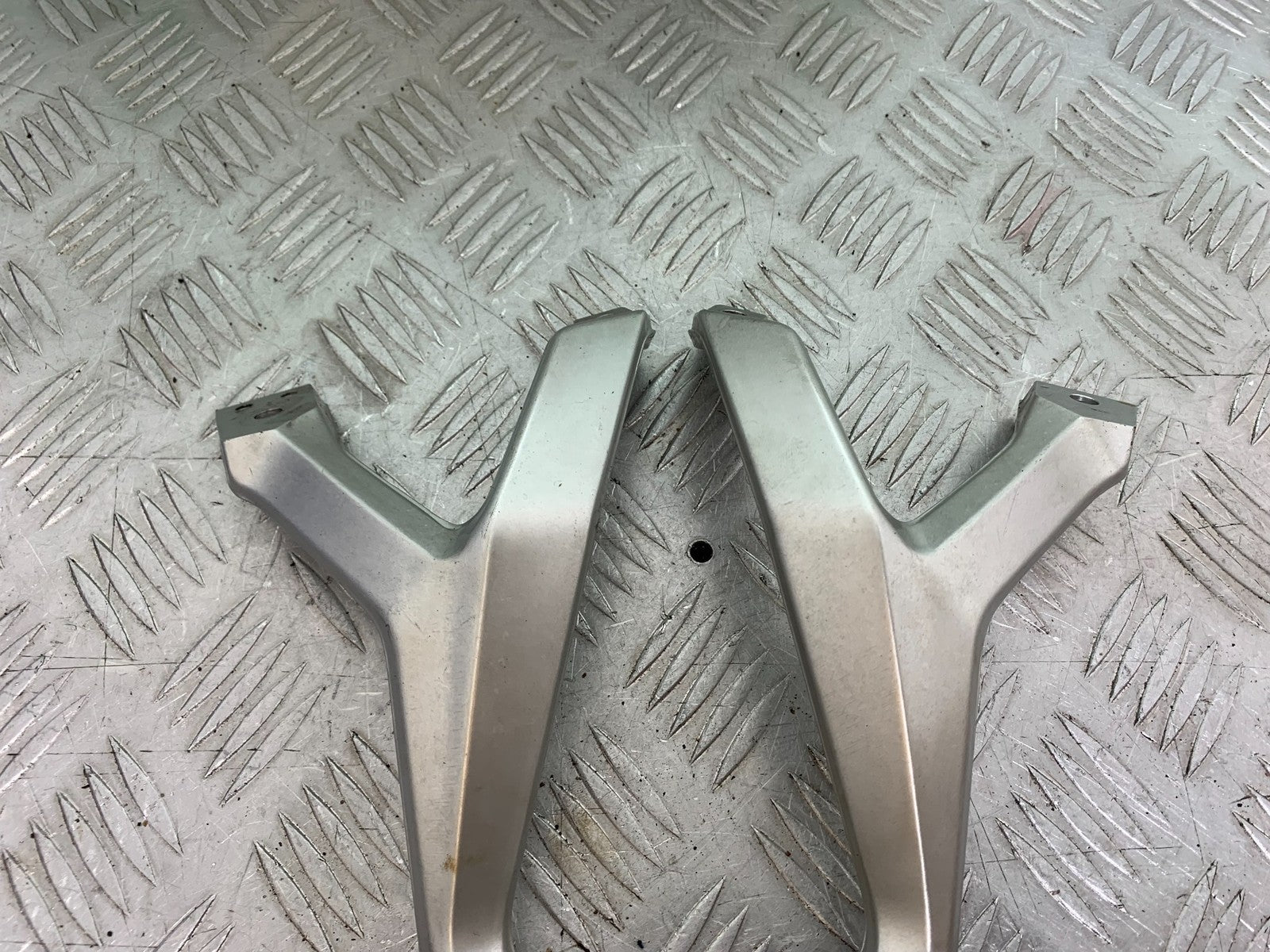 DUCATI 1299 PANIGALE REAR HANGERS AND PEGS   YEAR 2016 (CMB 1187)