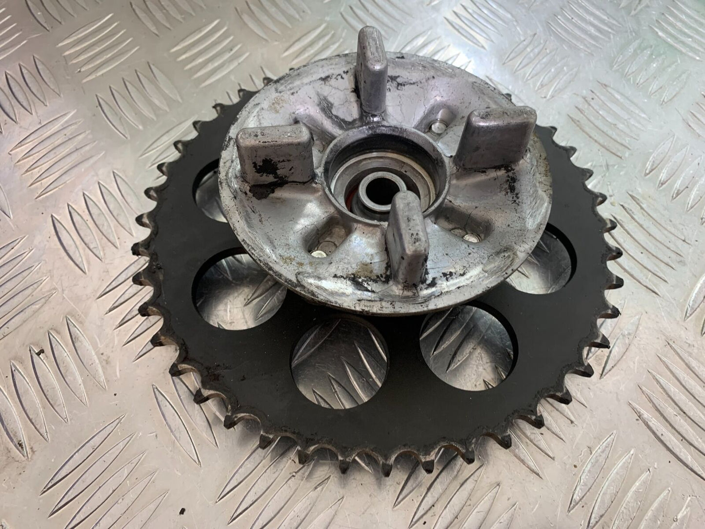 HONDA XL125 VARADERO REAR SPROCKET CARRIER YEAR 2007-2013 (CMB1019)