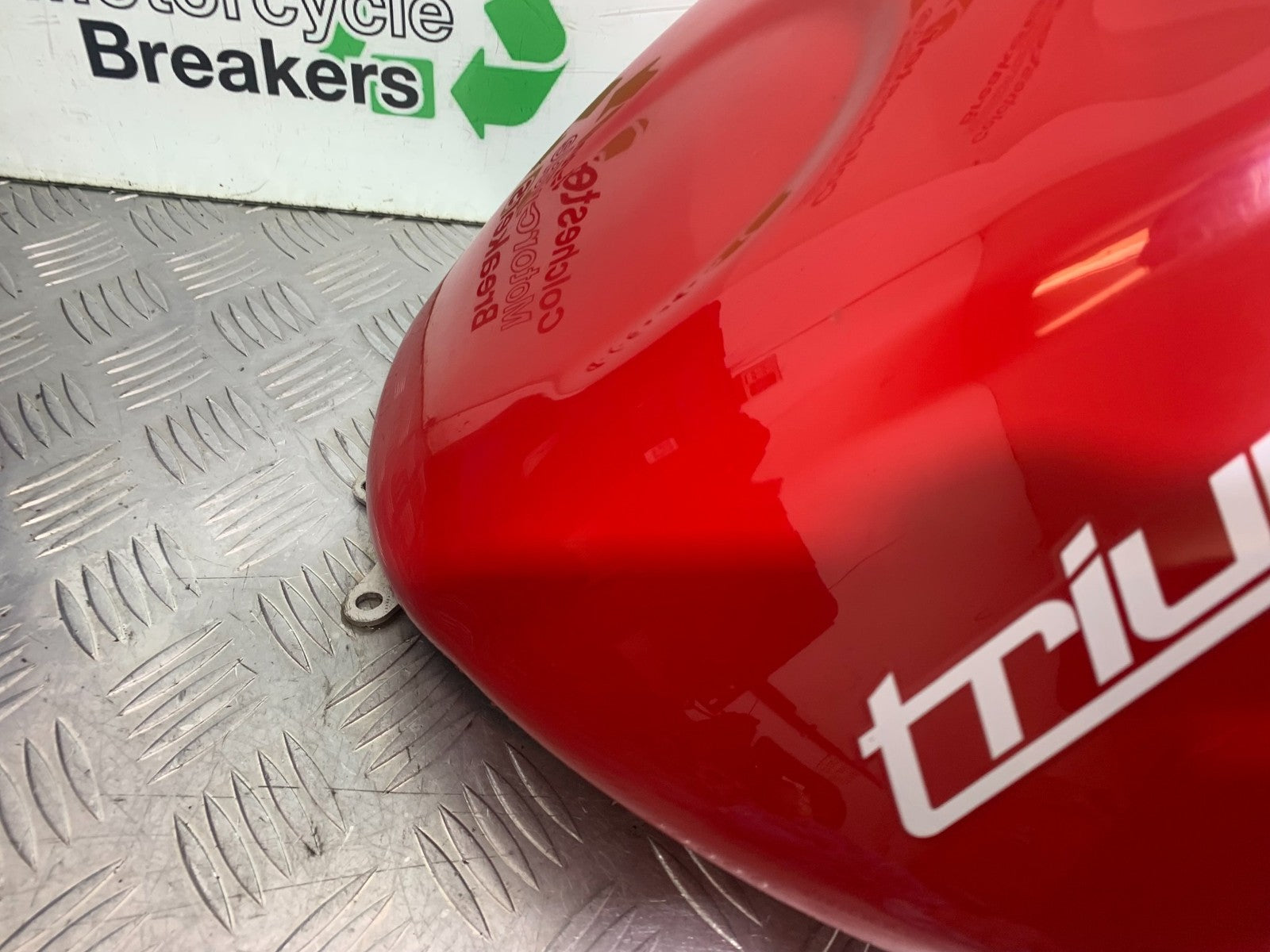 TRIUMPH 675 STREET TRIPLE R PETROL TANK  YEAR 2013 - 2016 (CMB1221)