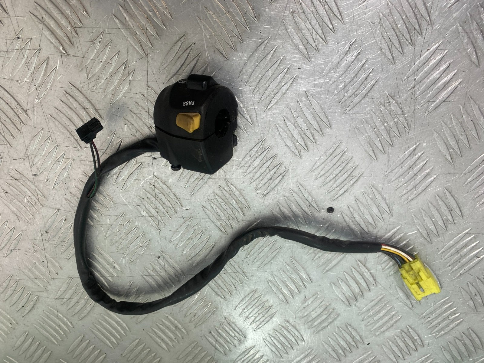 SUZUKI AN 200 UH 200 LEFT SWITCH GEAR  YEAR 2007-2009 (CMB1256)