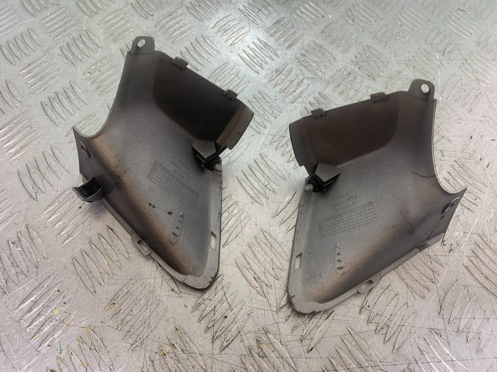 HONDA VFR800 VFR 800 V-TEC LEFT & RIGHT TOP INFILLS  YEAR 2002 -09 (CMB1296)