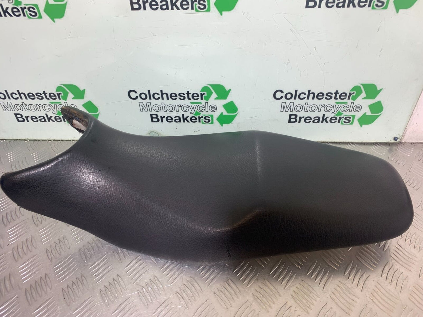 KAWASAKI Z750 ZR750 ZR-7S SEAT   YEAR 1999-05 (CMB1135)