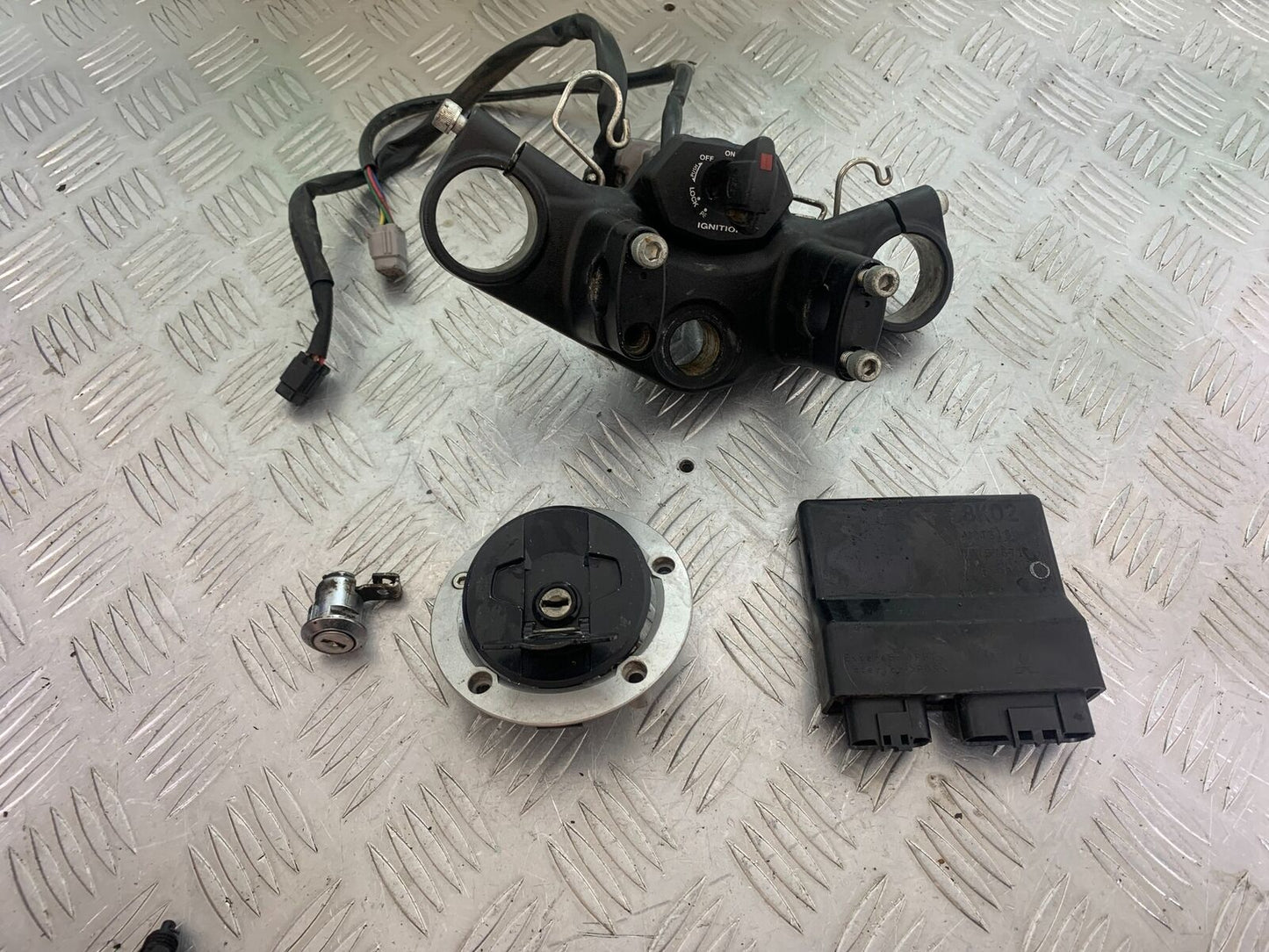 SUZUKI DL 650 V-STROM ECU LOCKS KEY   YEAR 2020 (CMB1117)
