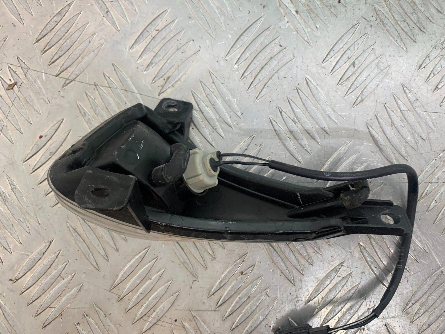 SUZUKI GW250 GW 250 INAZUMA FRONT LEFT INDICATOR   YEAR 2013-2018  (CMB1205)