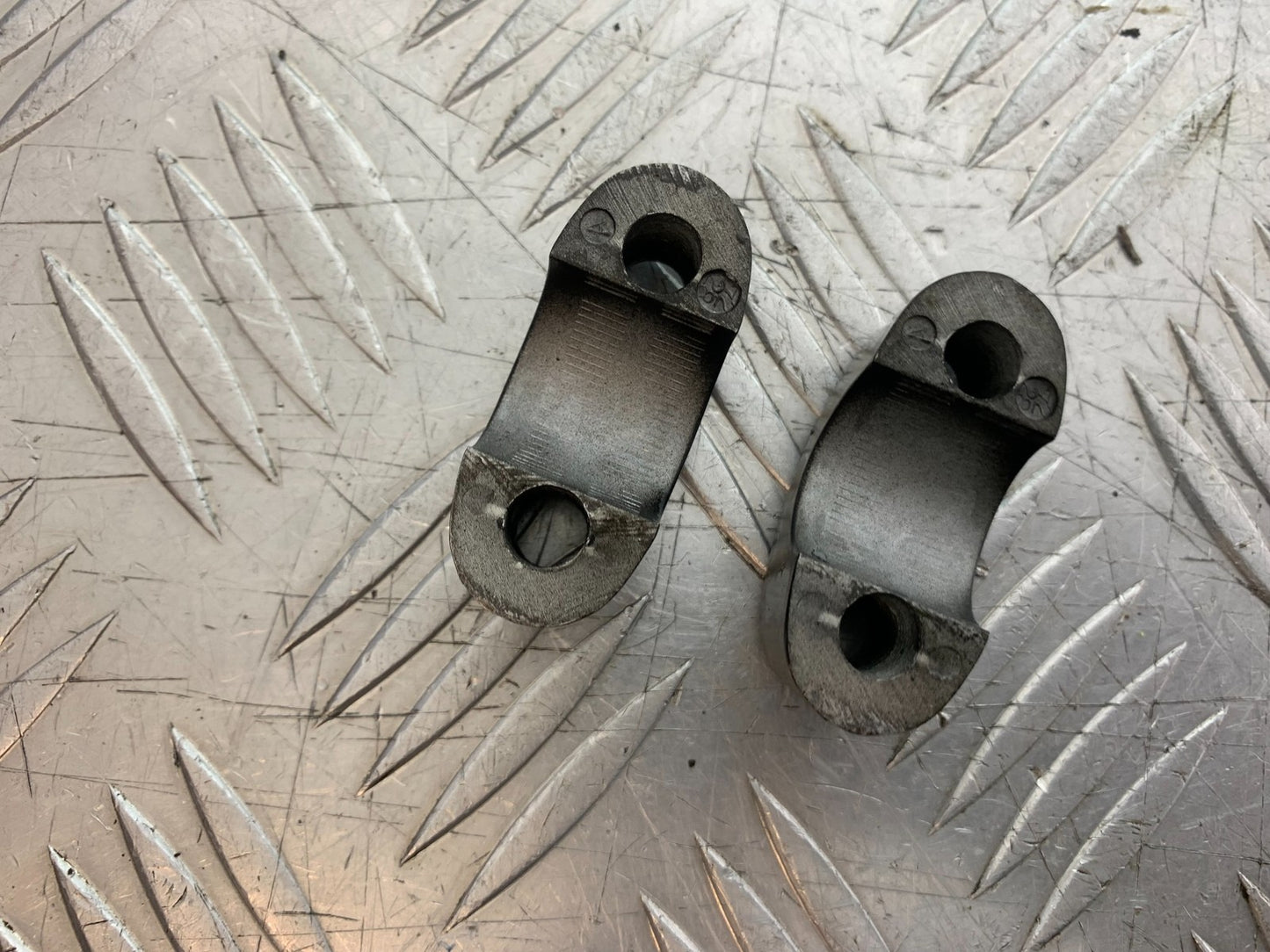 HONDA CBF500 CBF 500 HANDLEBAR CLAMPS  YEAR 2004-2008  (CMB1294)