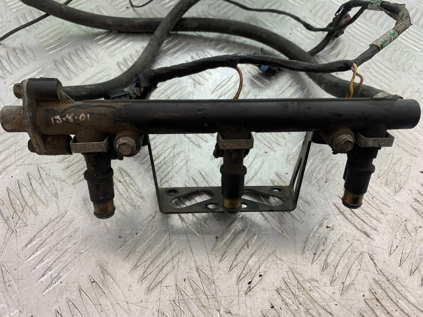 TRIUMPH 955i DAYTONA INJECTORS  YEAR 2002-2006 (CMB1229)