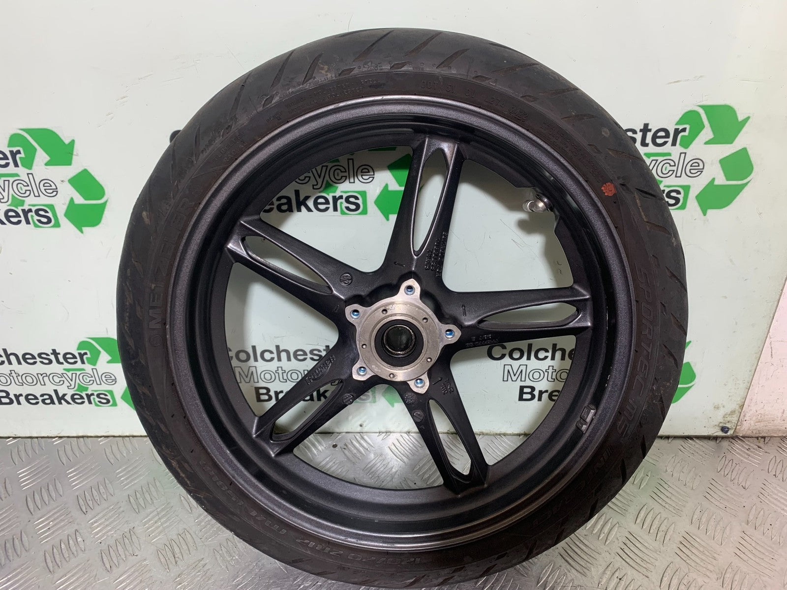 TRIUMPH 1050 SPEED TRIPLE FRONT WHEEL   YEAR 2005-2007 (CMB1322)