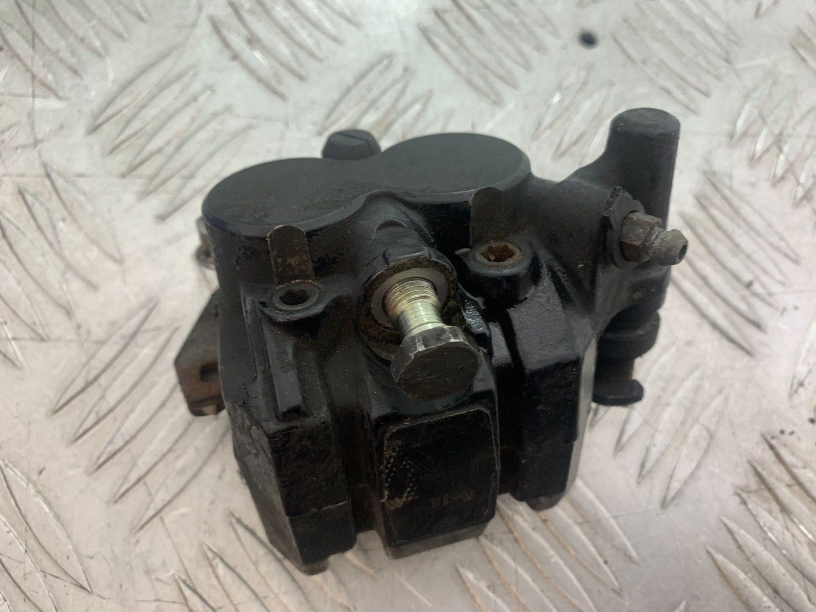 TRIUMPH 955i SPRINT ST REAR BRAKE CALIPER  1999-2004 (CMB1176)