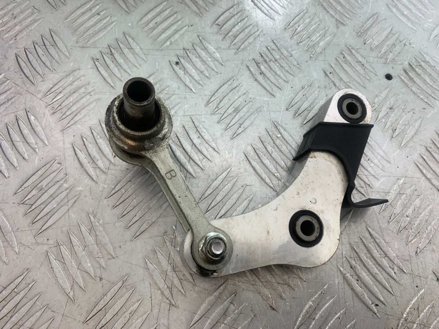 YAMAHA YZF R7 REAR SHOCK LINKAGE  YEAR 2022-2025 (CMB1255)