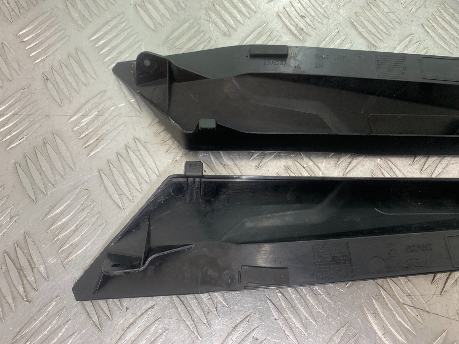 TRIUMPH TIGER 800 XRT LEFT AND RIGHT FRAME NFILLS   2018-2020 (CMB1193)