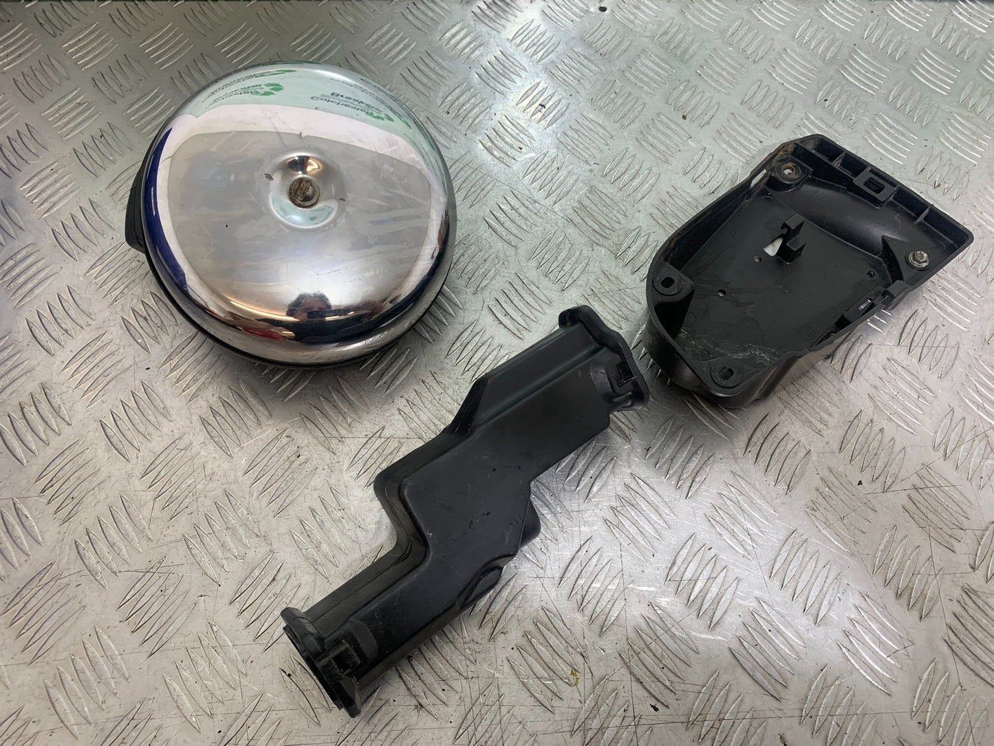 KAWASAKI VN1500 CLASSIC AIRBOX   YEAR 1999 -2006 (CMB1166)