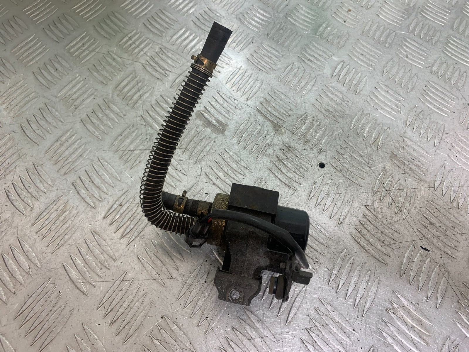 KAWASAKI ZX9R ZX9 E1 PETROL PUMP   YEAR 2000-01 (CMB1171)