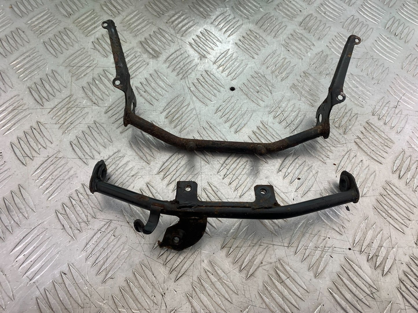 HONDA CBF125 CBF 125 2 X BRACKETS YEAR 2009-14 (CMB1182)