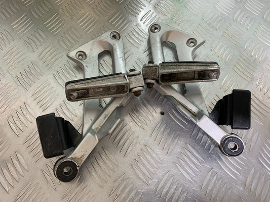 YAMAHA FJR1300 FJR 1300 REAR HANGERS AND PEGS   YEAR 2001-05 (CMB1005)