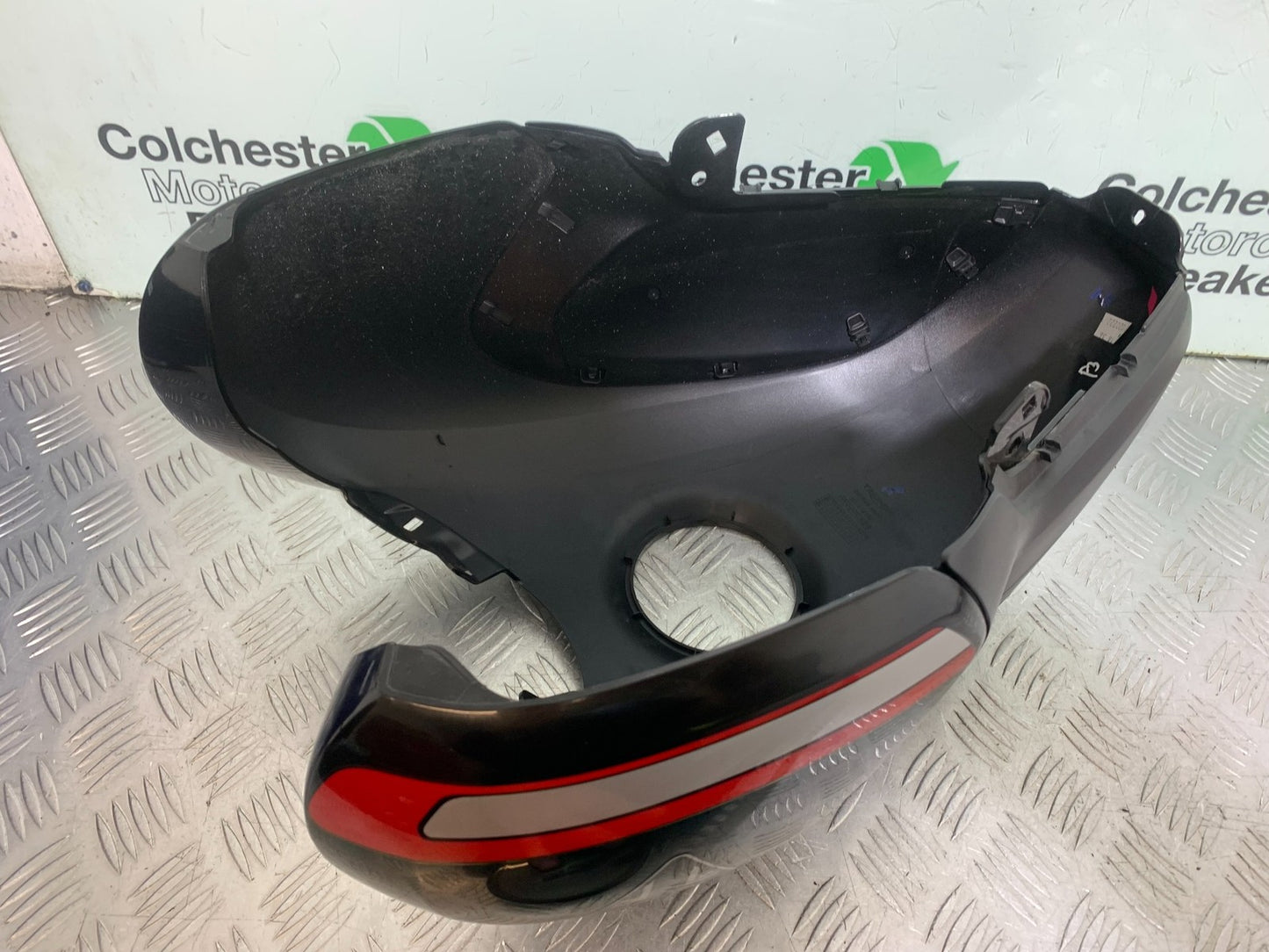 TRIUMPH TRIDENT 660 PETROL TANK COVER YEAR 2021-2024 (CMB1295)
