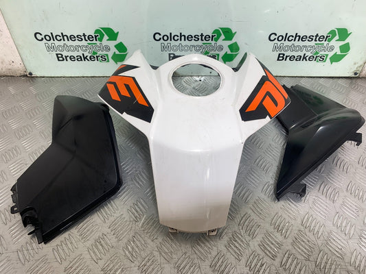 KTM DUKE 125 TANK COWL   YEAR 2012-2016 (CMB1317)