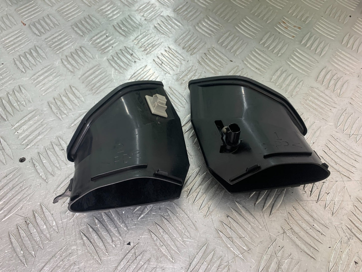 YAMAHA YZF R1 4C8 AIR TUBES  YEAR 2007-2008 (CMB1237)