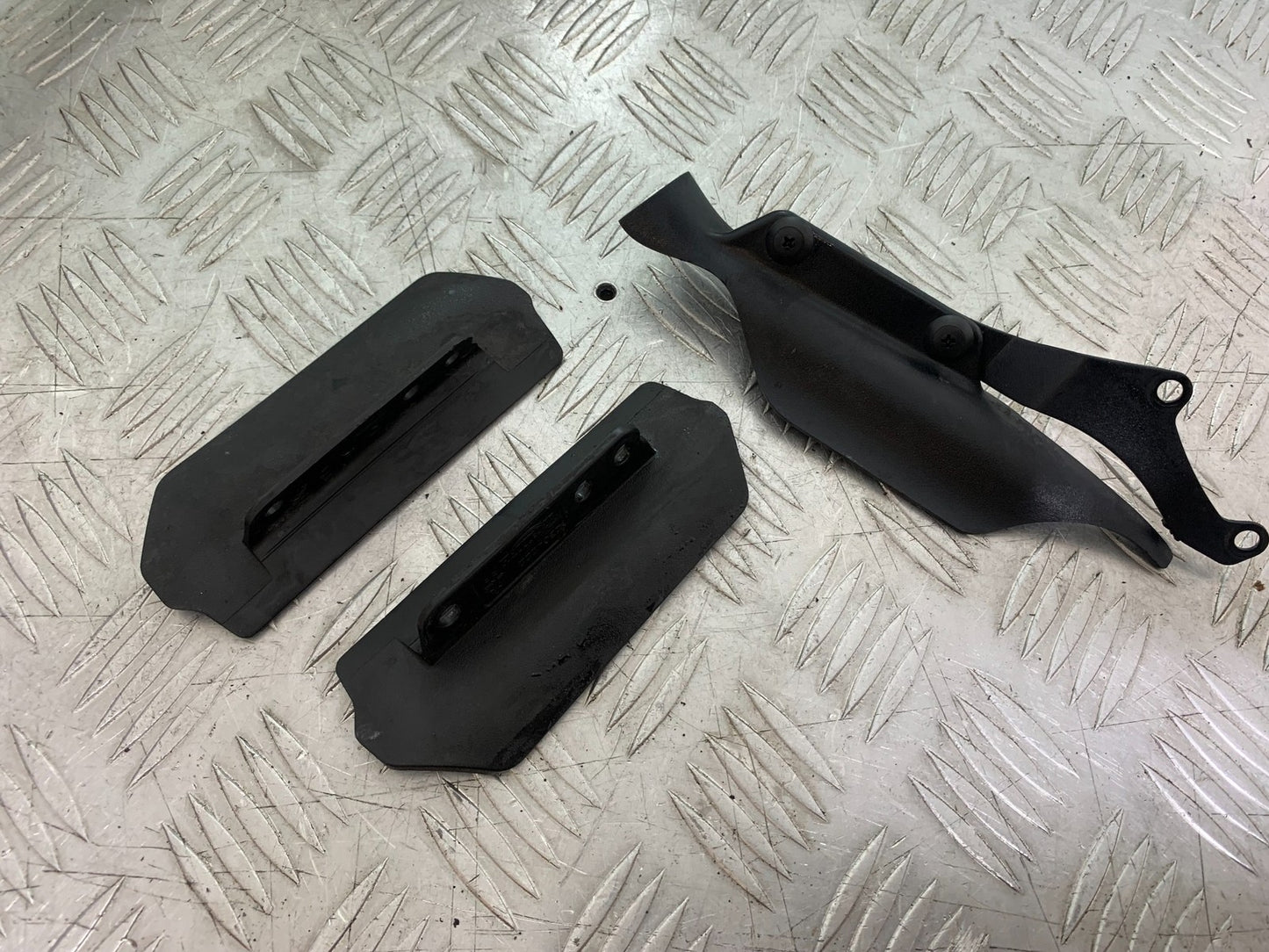TRIUMPH SPEED TRIPLE R 1050 INFILL PANELS   2009 (CMB1183)