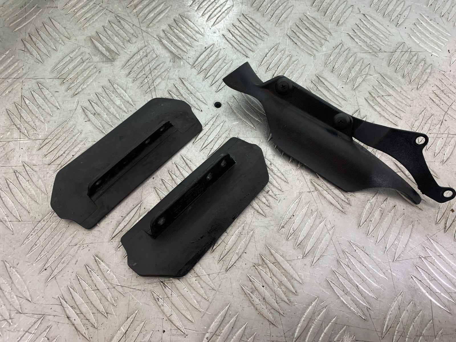 TRIUMPH SPEED TRIPLE R 1050 INFILL PANELS   2009 (CMB1183)
