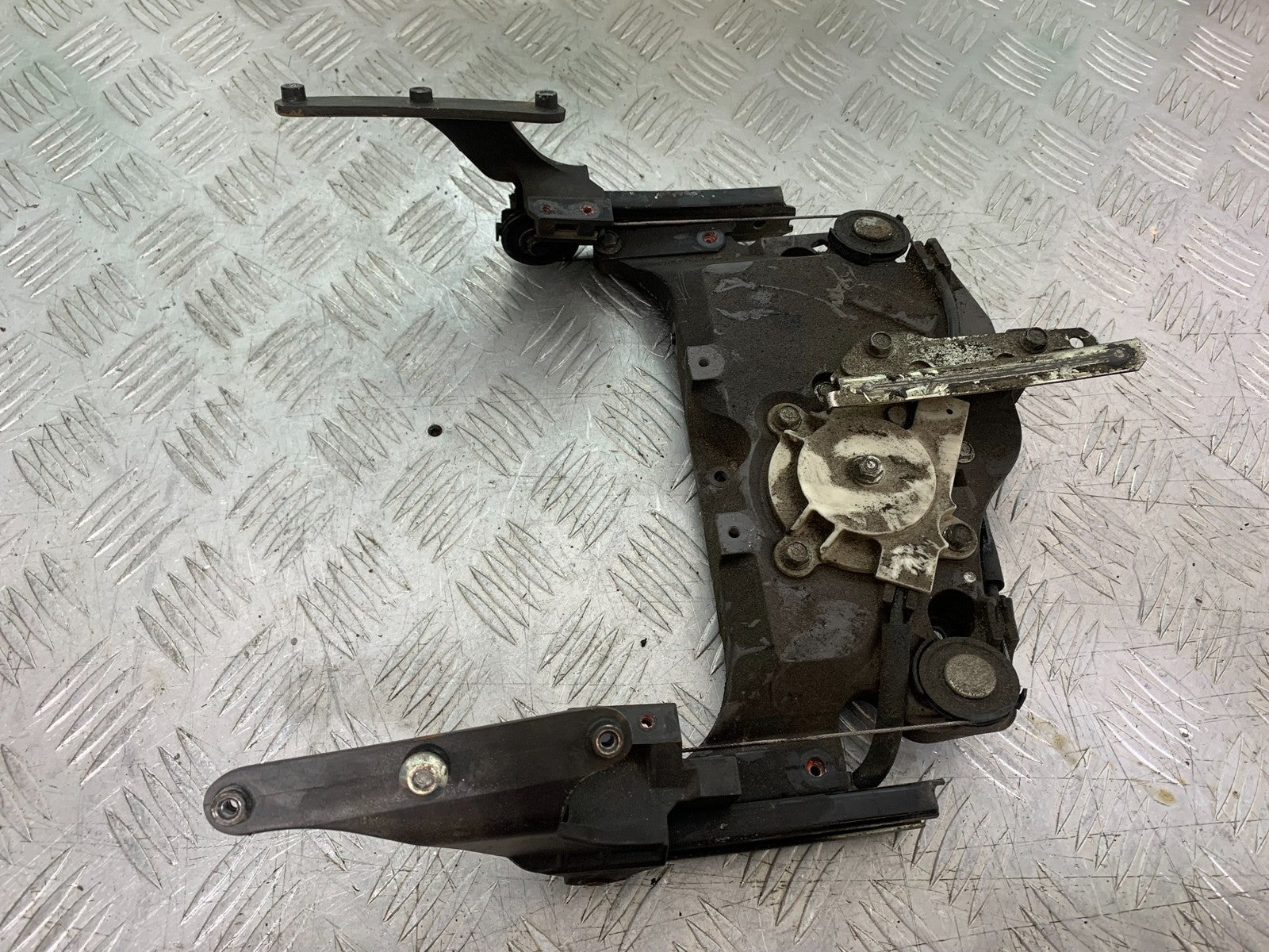 KAWASAKI GTR1400 GTR 1400 SCREEN MOTOR AND BRACKET  YEAR 2007-2009 (CMB1306)