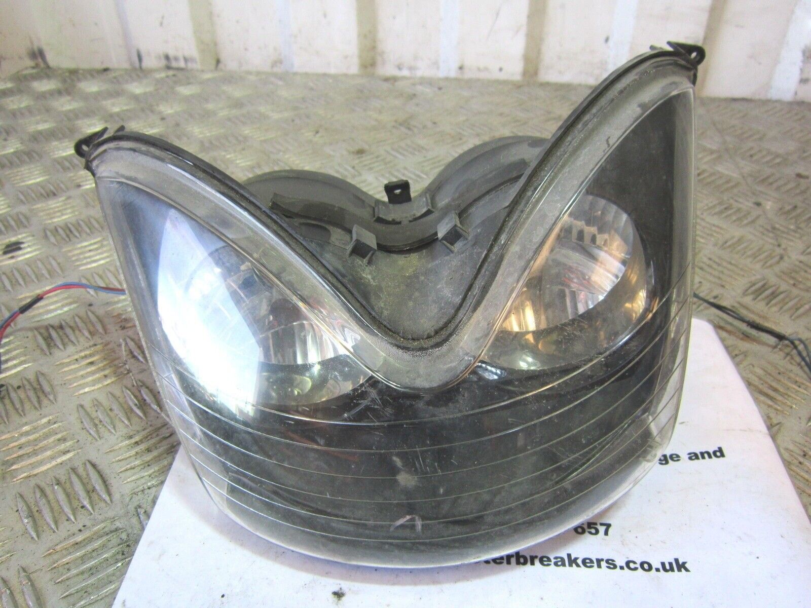 APRILIA LEONARDO 300 HEADLIGHT  YEAR 2004