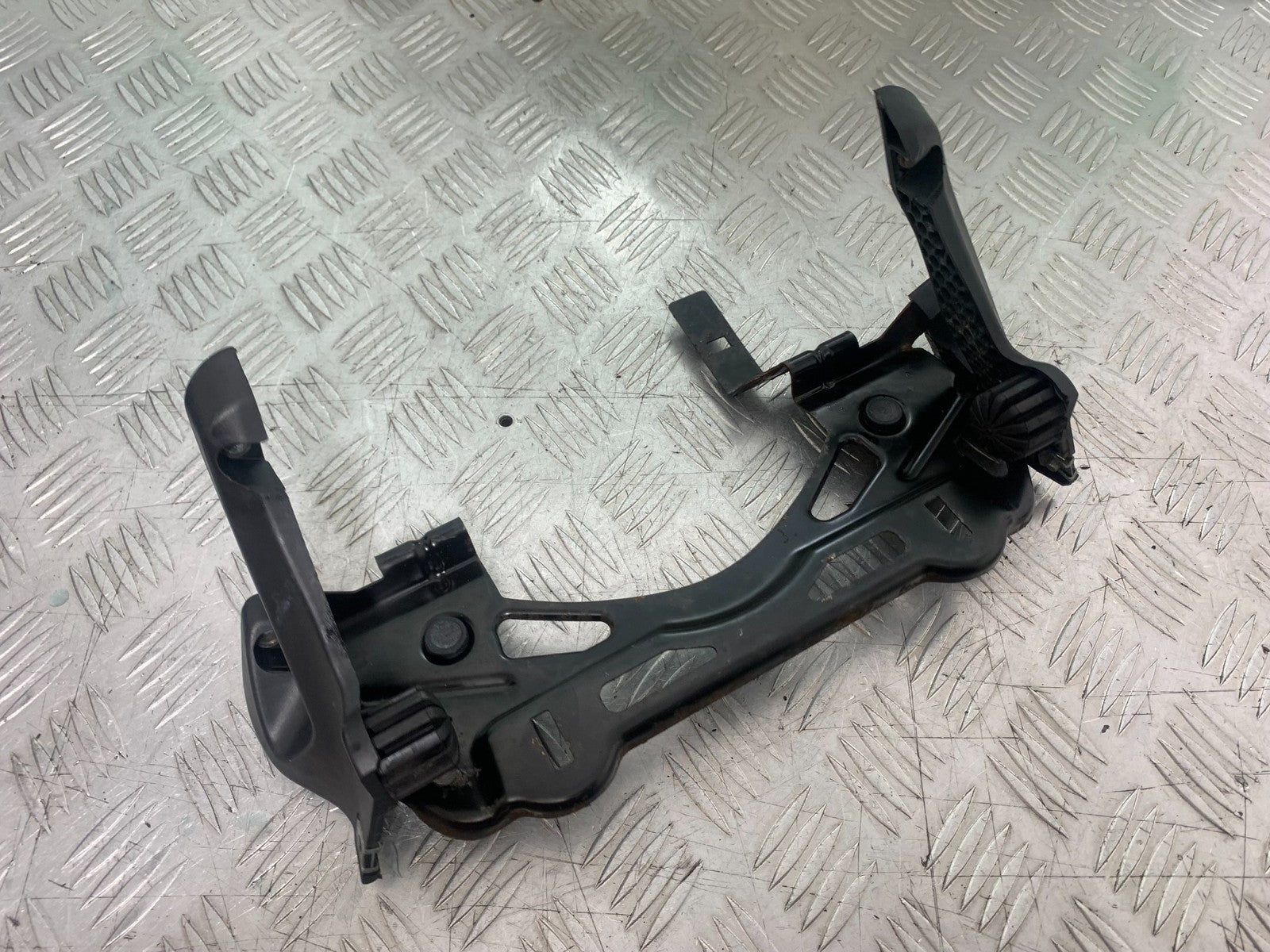BMW K1300 S K 1300 S PETROL TANK BRACKET  YEAR 2009-16 (CMB1216)
