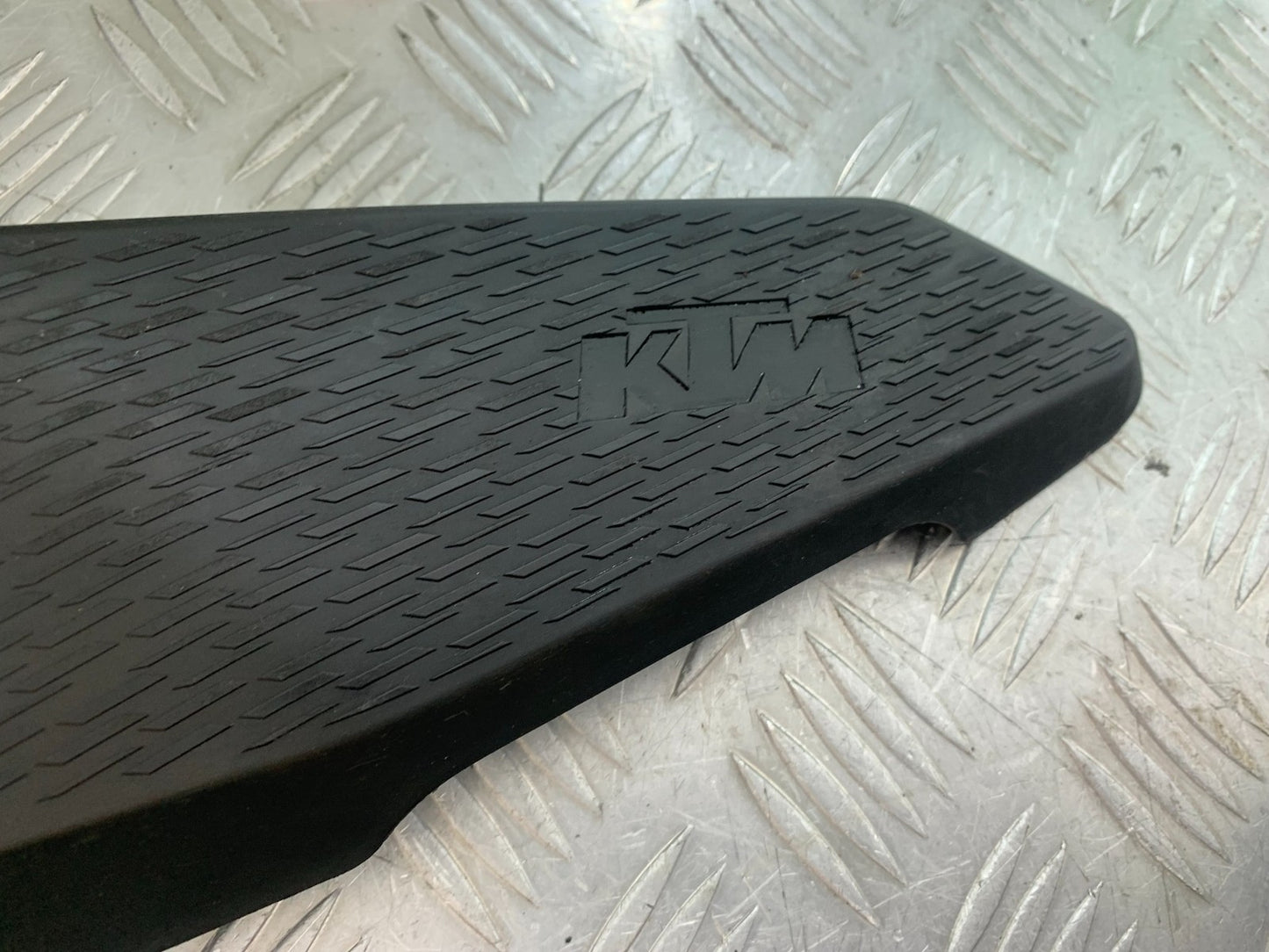 KTM 390 ADVENTURE LEFT RADIATOR COVER  YEAR 2020-24 (CMB1240)