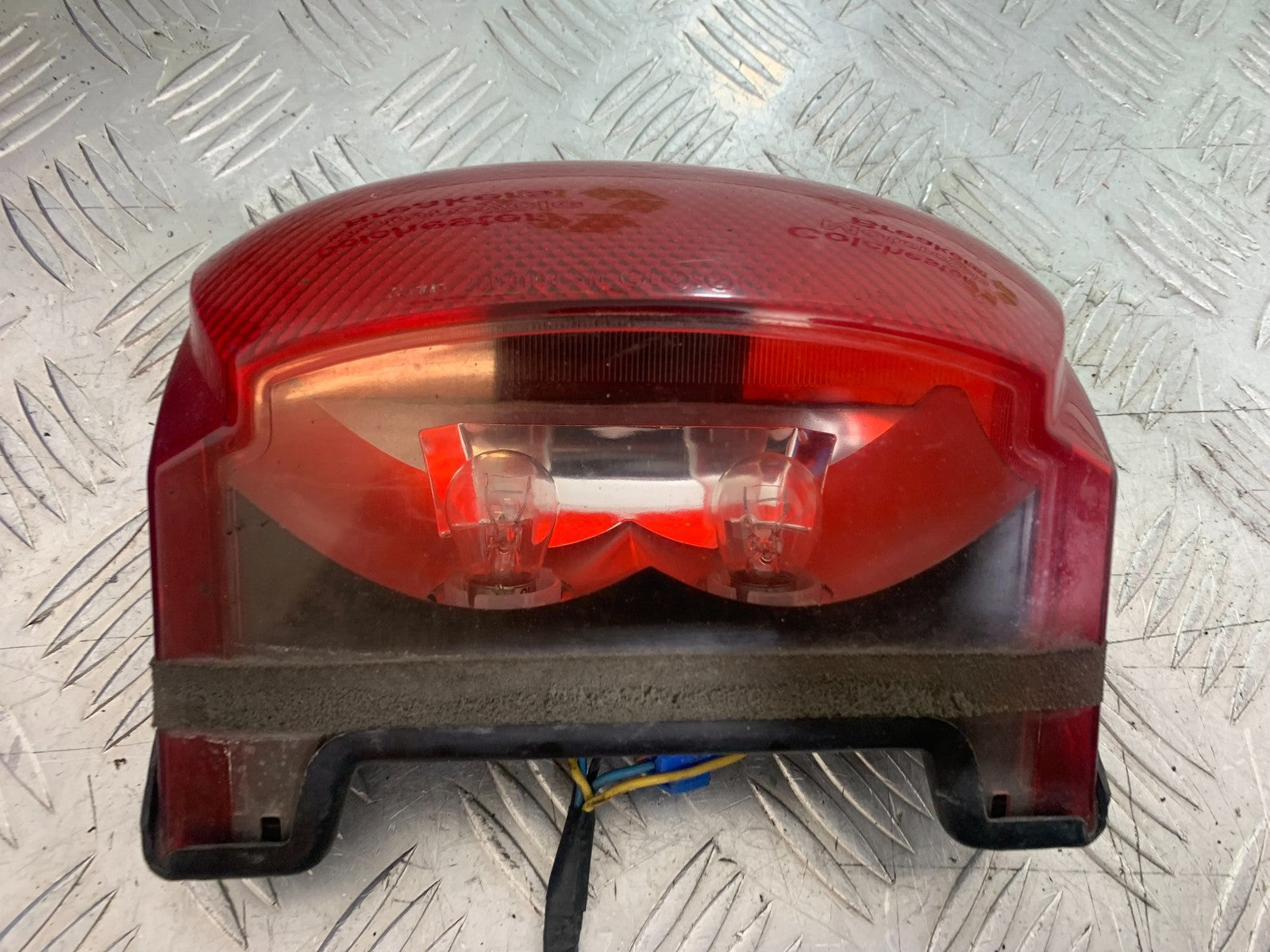 YAMAHA YZF1000 THUNDERACE REAR LIGHT   YEAR 1997-2000 (CMB1204)