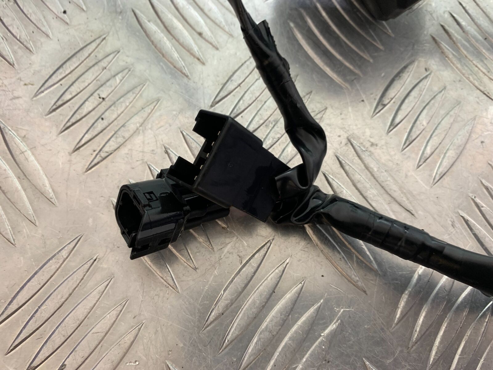 KAWASAKI ZX10R ZX 10R LEFT SWITCH GEAR  YEAR 2016-2020 (CMB1015)