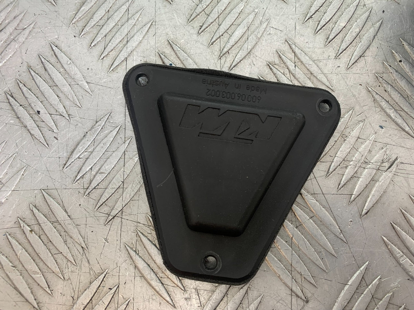 KTM 990 SUPER DUKE INFILL COVER  YEAR 2007-2011  (CMB1207)
