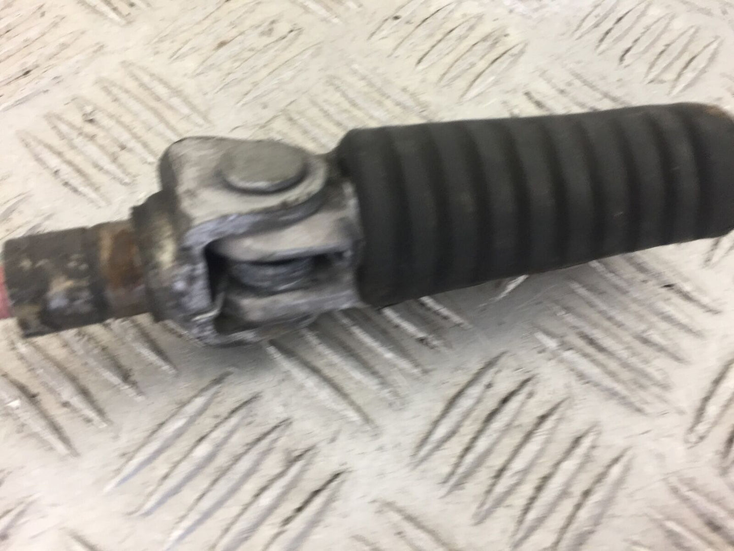 KAWASAKI ZX6R ZX6 J FRONT RIGHT PEG  YEAR 2000  (STOCK 456)