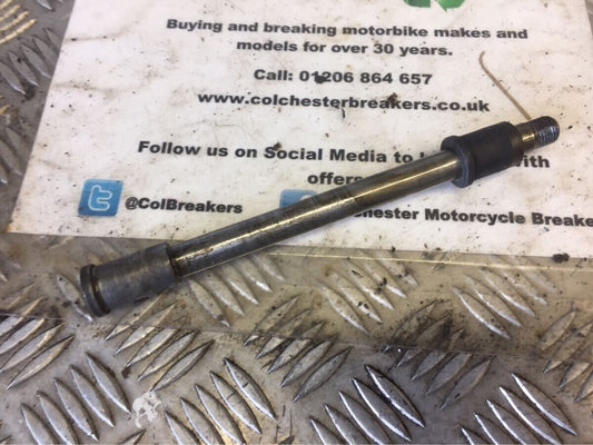 KAWASAKI GPZ1000 GPZ 1000 RX FRONT WHEEL SPINDLE   YEAR 1985