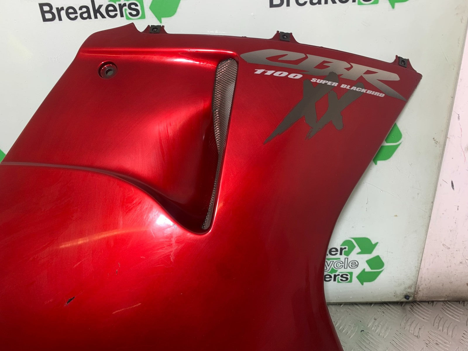 HONDA CBR1100 BLACKBIRD RIGHT FAIRING PANEL  YEAR 1999-2005 (CMB1232)