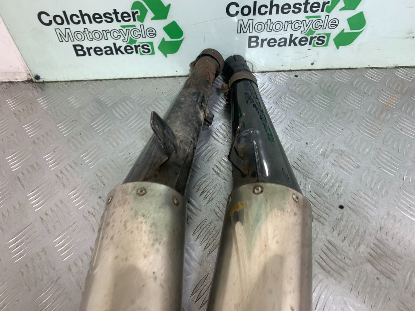 YAMAHA FJ1100 FJ 1100 MOTAD N-ETA SILENCERS YEAR 1984-1985 (CMB1101)