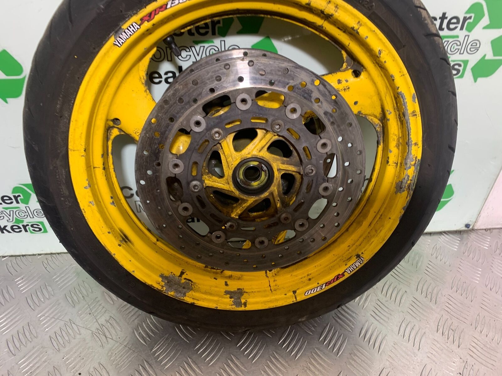 YAMAHA XJR1300 XJR 1300 FRONT WHEEL  YEAR  1999-2003 (CMB1119)