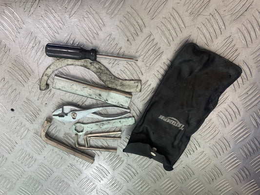 TRIUMPH 955i SPRINT ST TOOL KIT  1999-2004 (CMB1176)