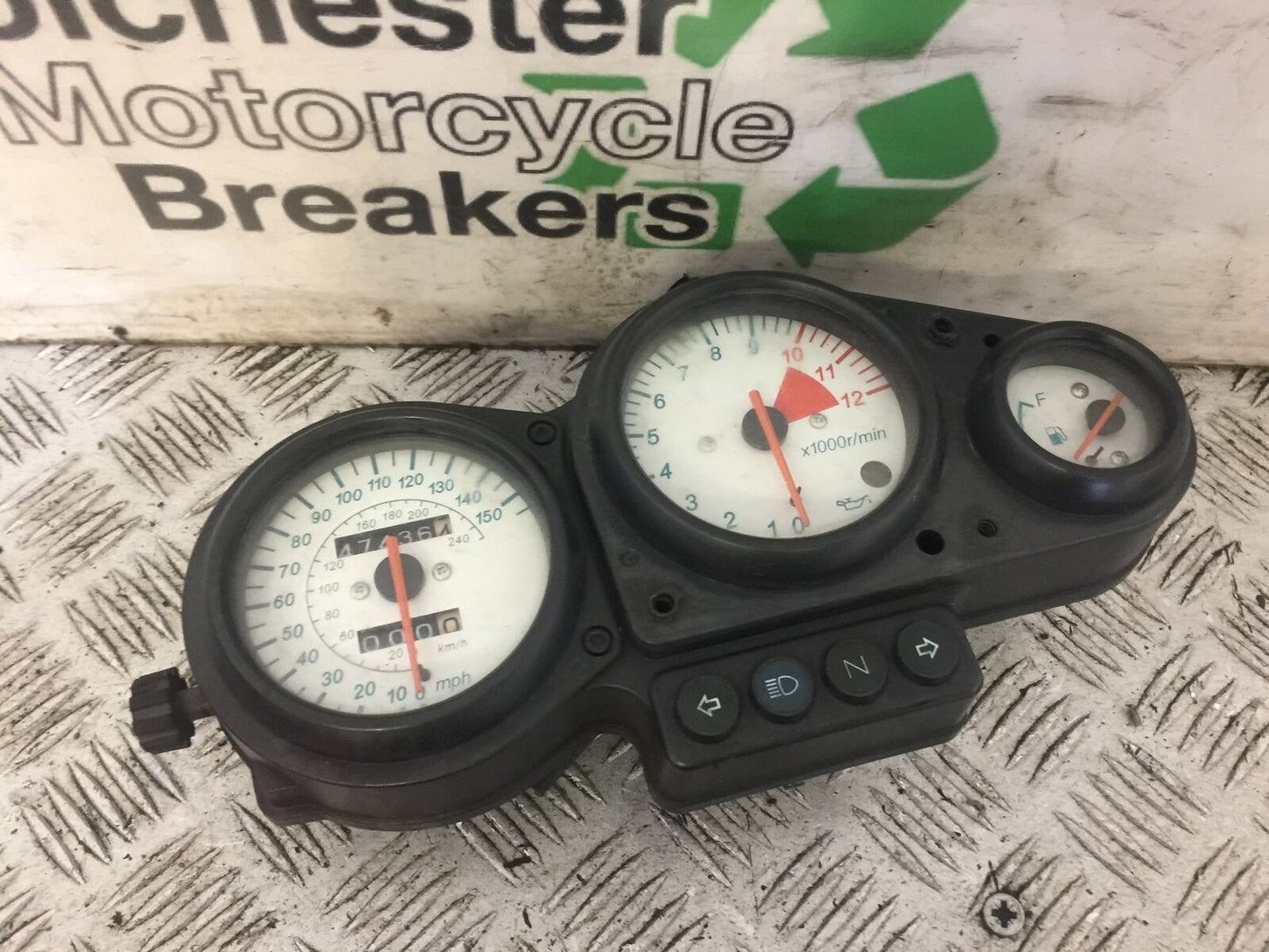 KAWASAKI Z750 ZR750 ZR-7S CLOCKS SPEEDO DASH  YEAR 1999-05 (STOCK 707)
