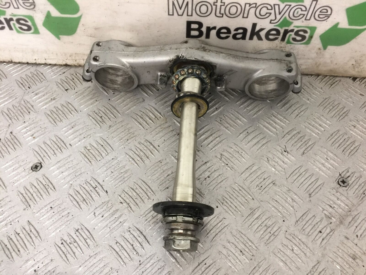 HONDA CBR1000 rr FIREBLADE BOTTOM YOKE YEAR 2004  (STOCK 853)