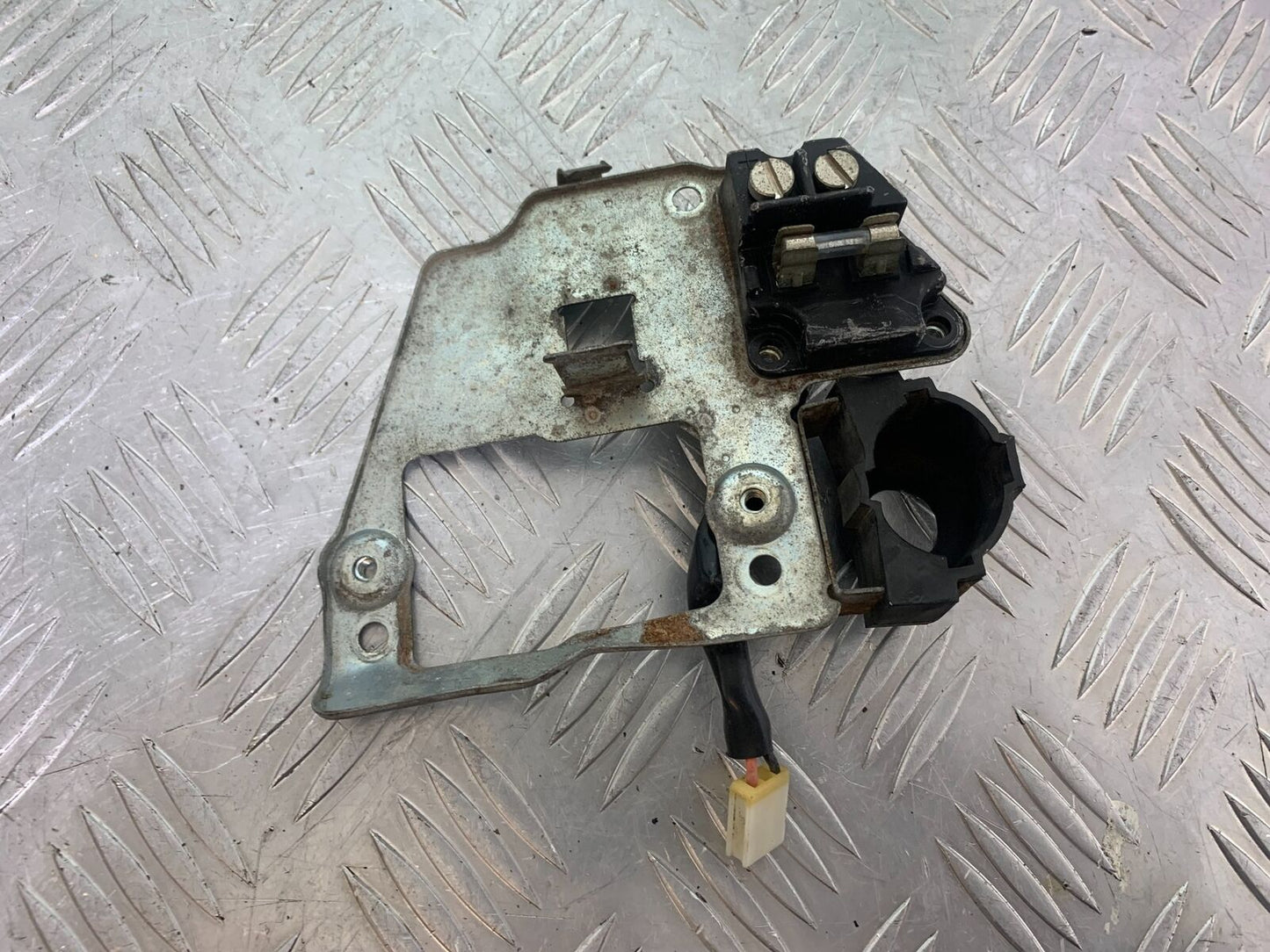 YAMAHA XS1100 MIDNIGHT SPECIAL FUSE BOX AND BRACKET    YEAR 1980-1982 (CMB1122)