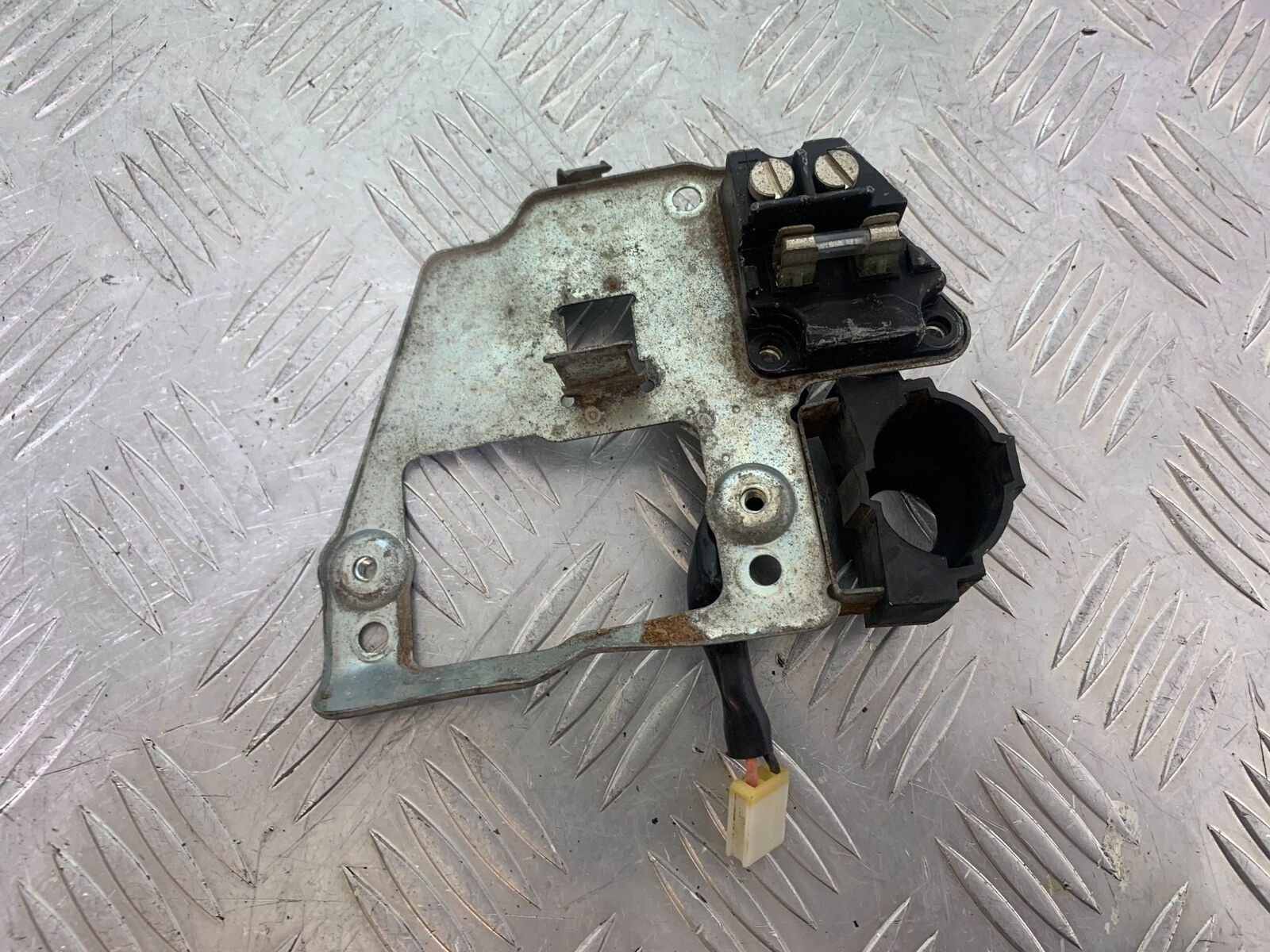 YAMAHA XS1100 MIDNIGHT SPECIAL FUSE BOX AND BRACKET    YEAR 1980-1982 (CMB1122)