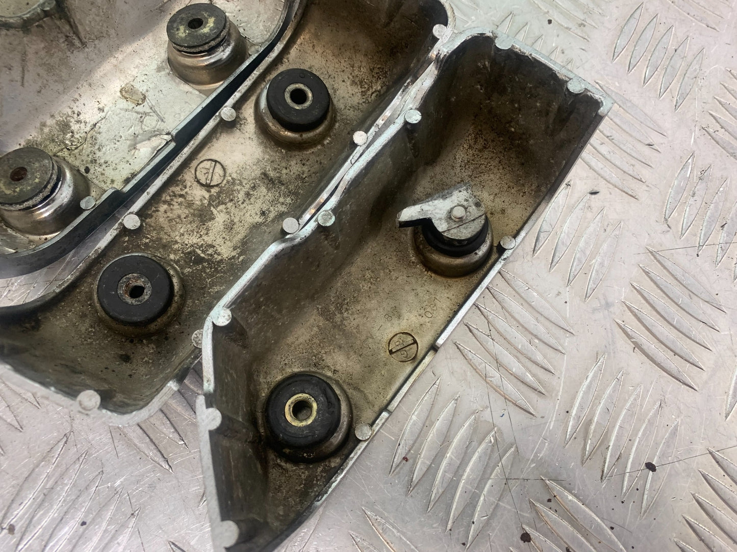 YAMAHA XV535 XV 535 VIRAGO CYLINDER HEAD COVERS   YEAR 1994-02 (CMB1162)