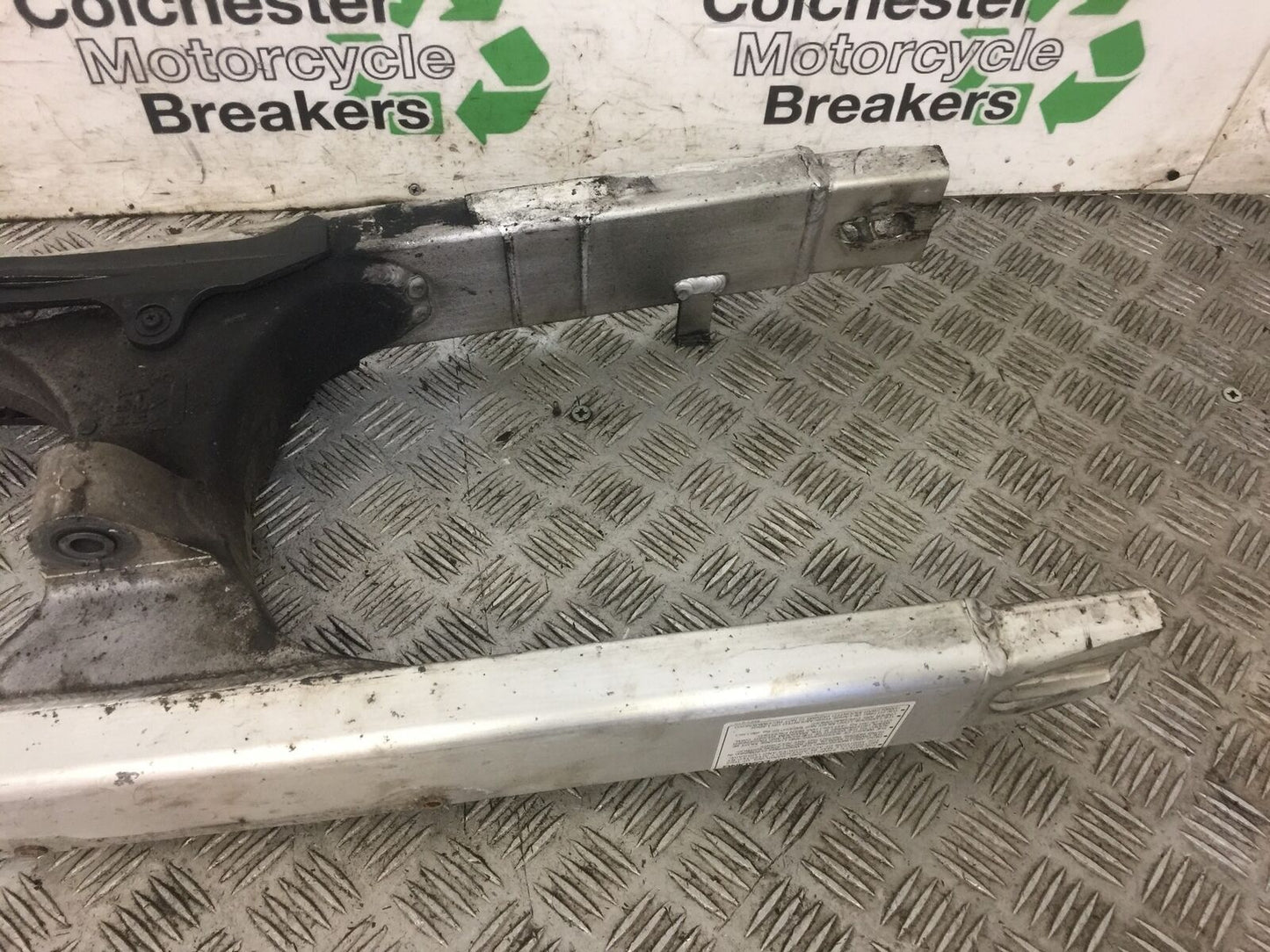 HONDA XL1000 VARADERO SWINGARM  YEAR 2002 (STOCK 595)