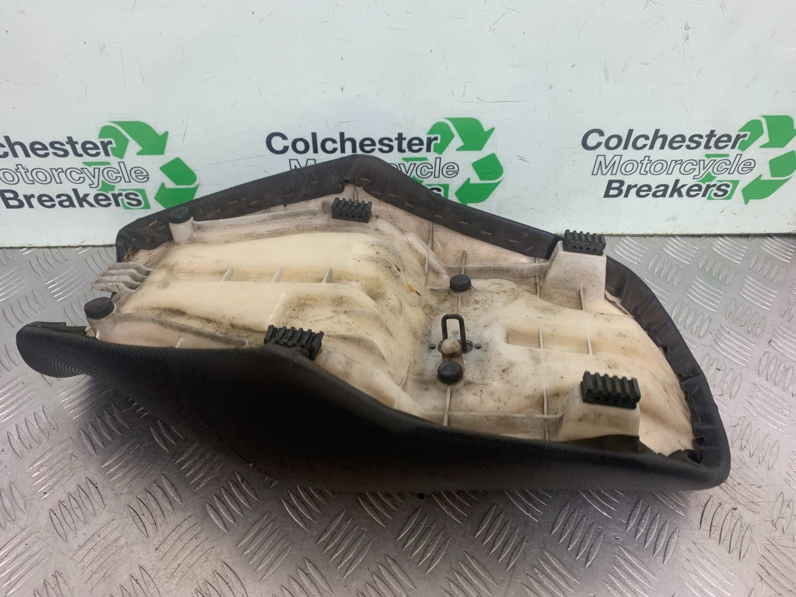 SUZUKI GSX750 INAZUMA SEAT   YEAR 1998-2003 (CMB1308)