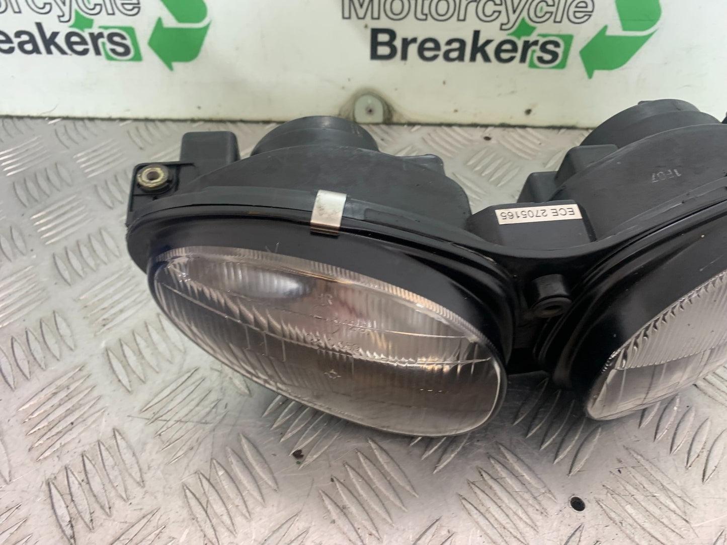 TRIUMPH 955i SPRINT ST HEADLIGHT  1999-2004 (CMB1176)