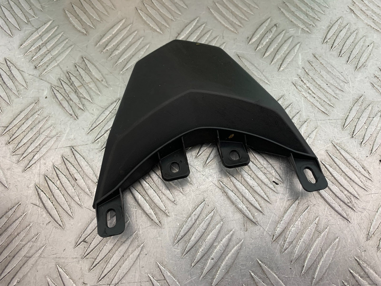 YAMAHA YZF-R125 YZF 125 TAIL PIECE JOINER  YEAR 2019-2022 (CMB1263)